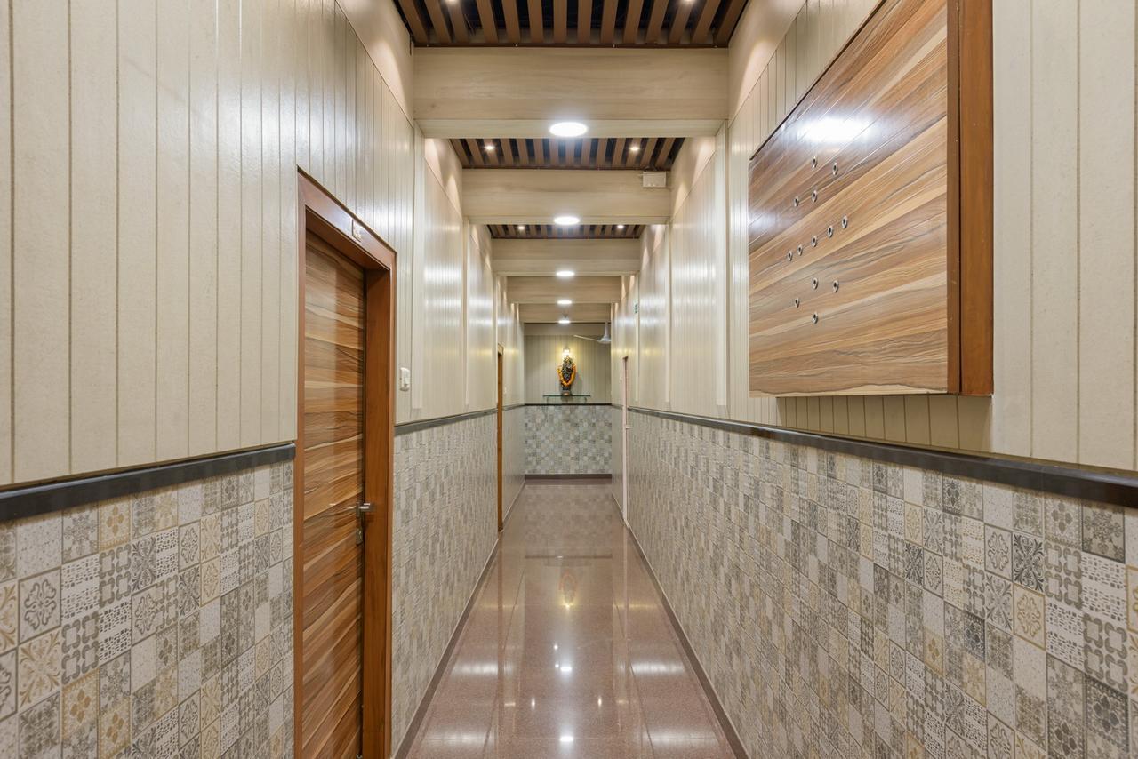Hotel Royal Castle Мумбаи Экстерьер фото