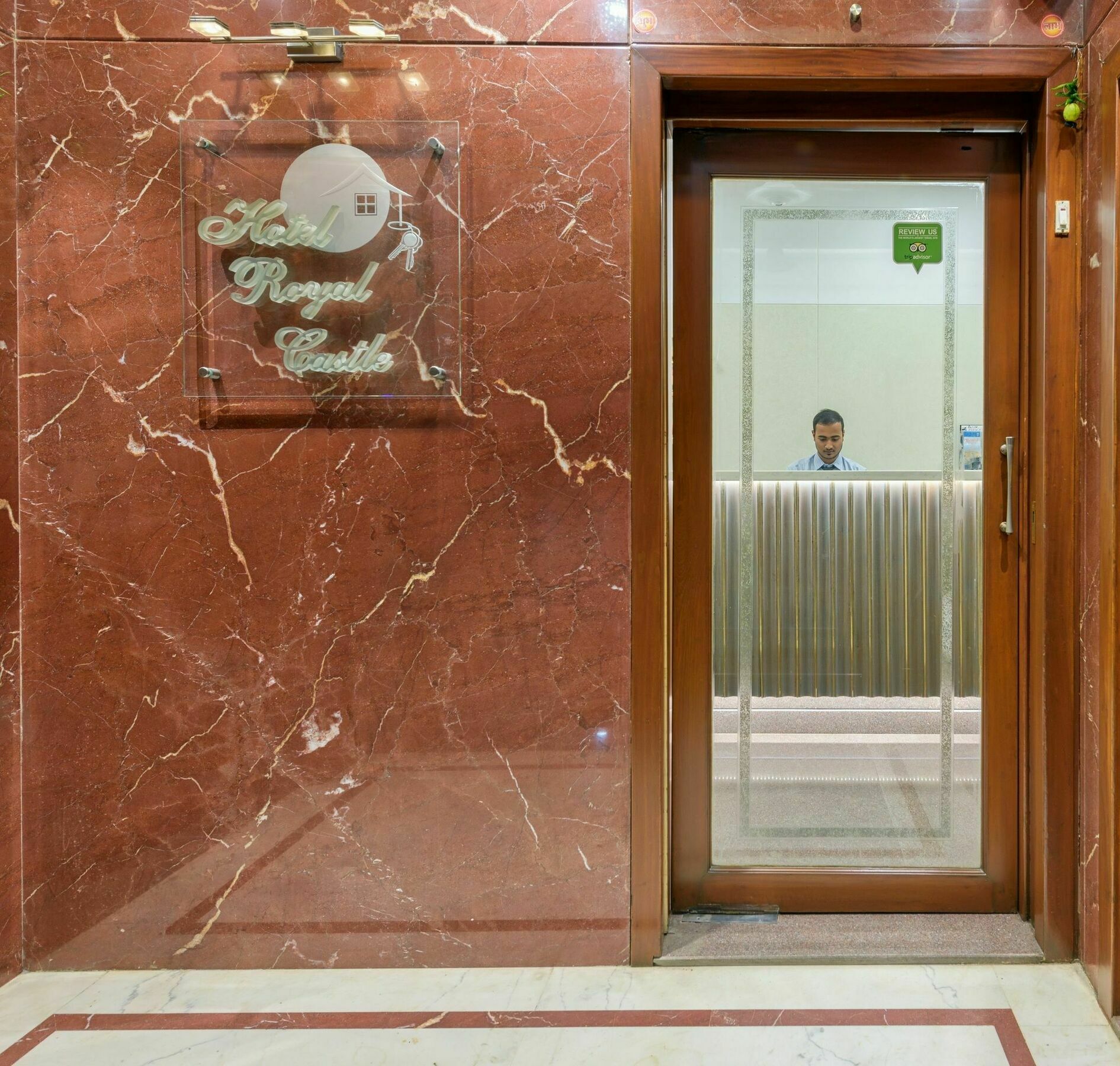 Hotel Royal Castle Мумбаи Экстерьер фото